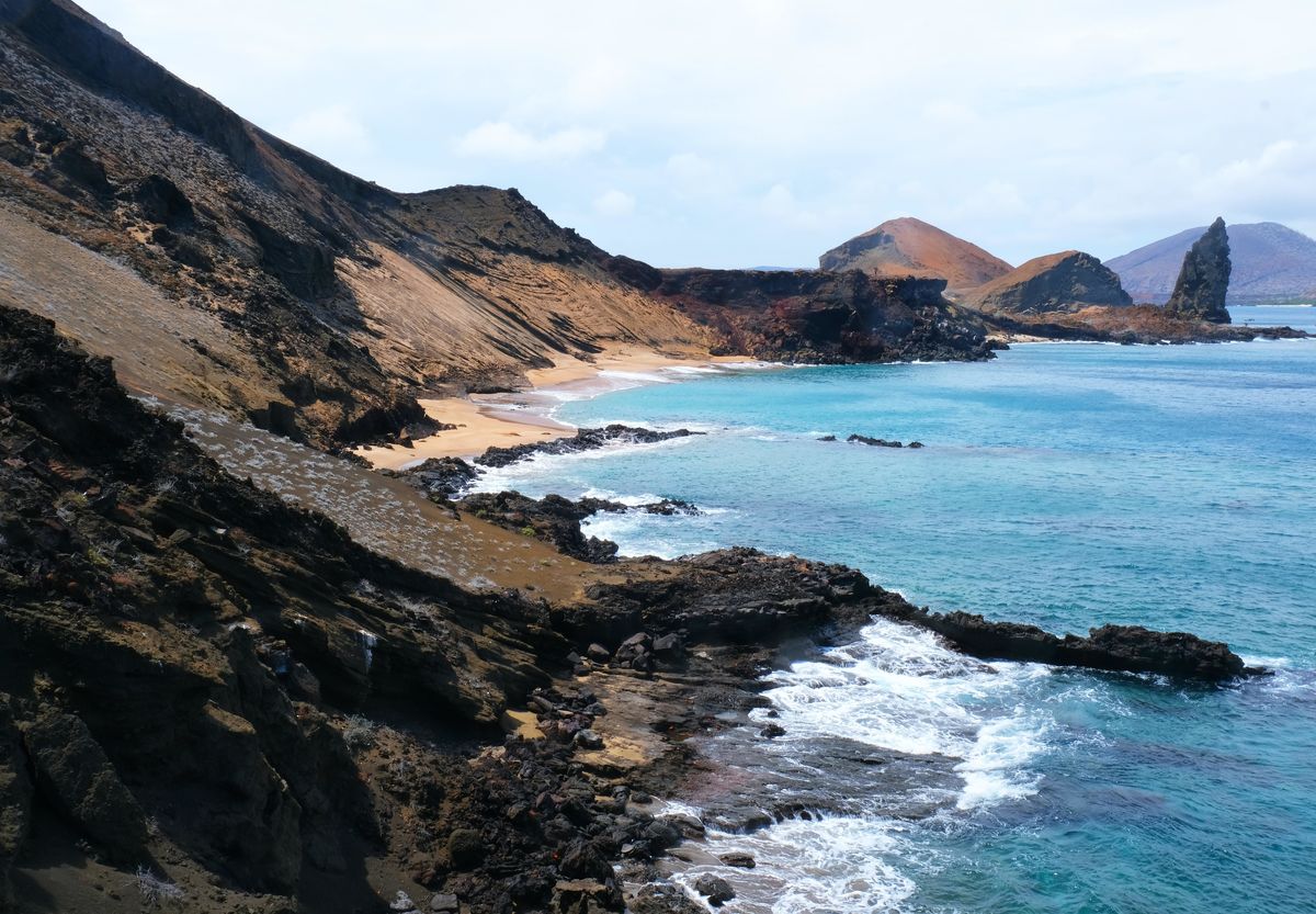Photo of St-Barthélémy Island, Galapagos, coastline. By Nathalie Marquis on Unsplash